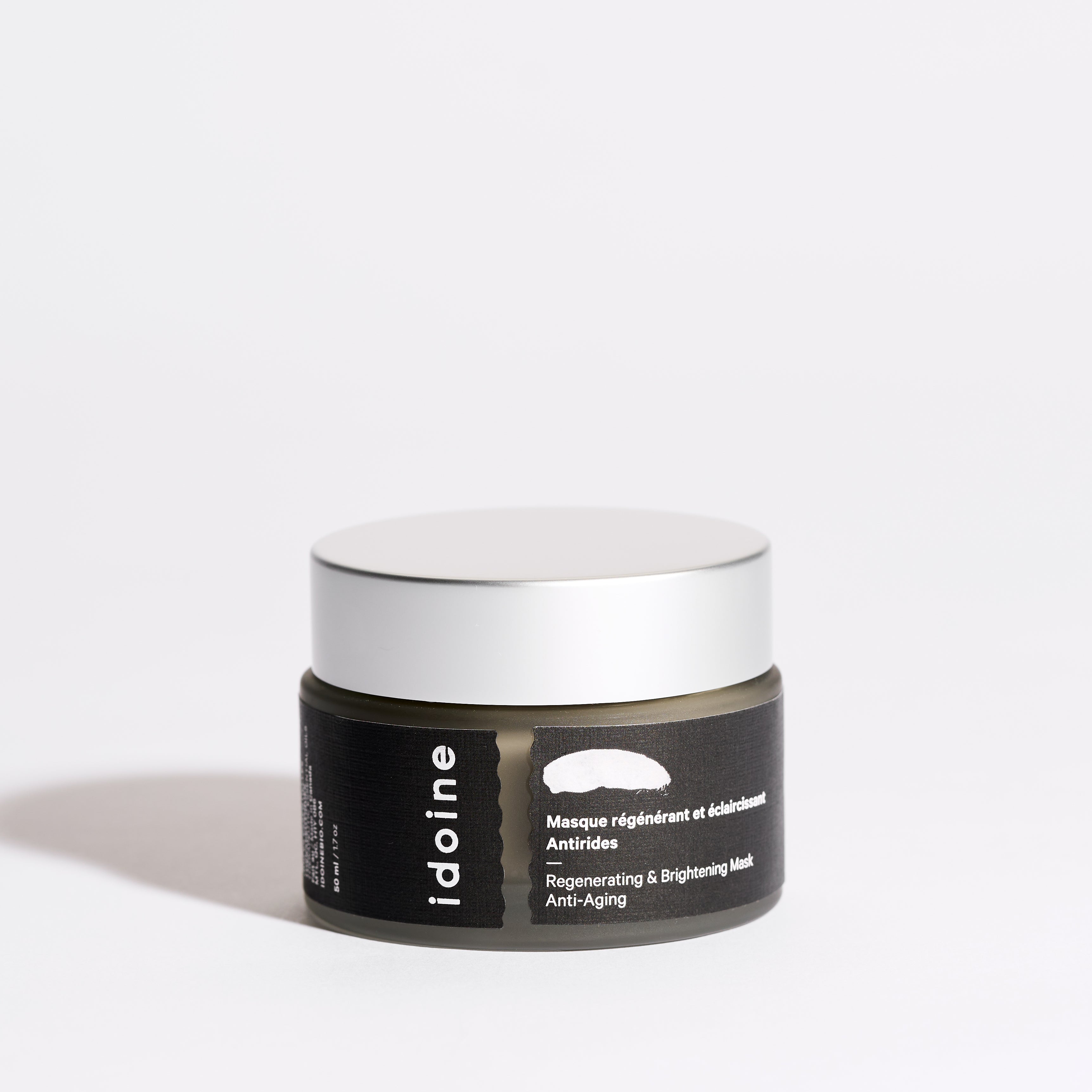 Regenerating and lightening mask